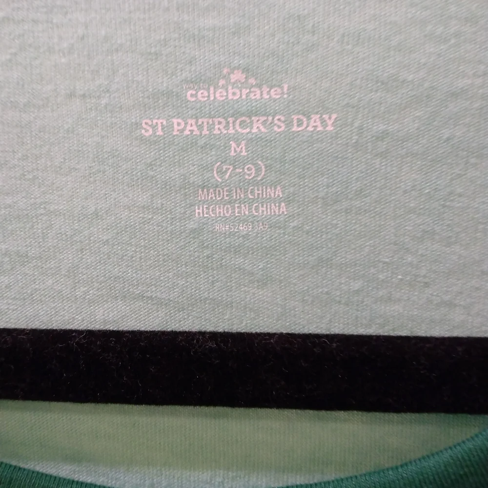 NWT 🦄🪅  Unicorn St Patrick's Day T-shirt 🍀 Size M - Picture 4 of 5